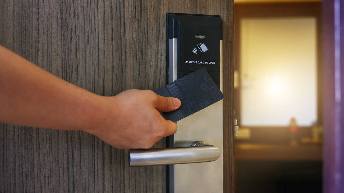 access the hotel smart lock with a keycard
