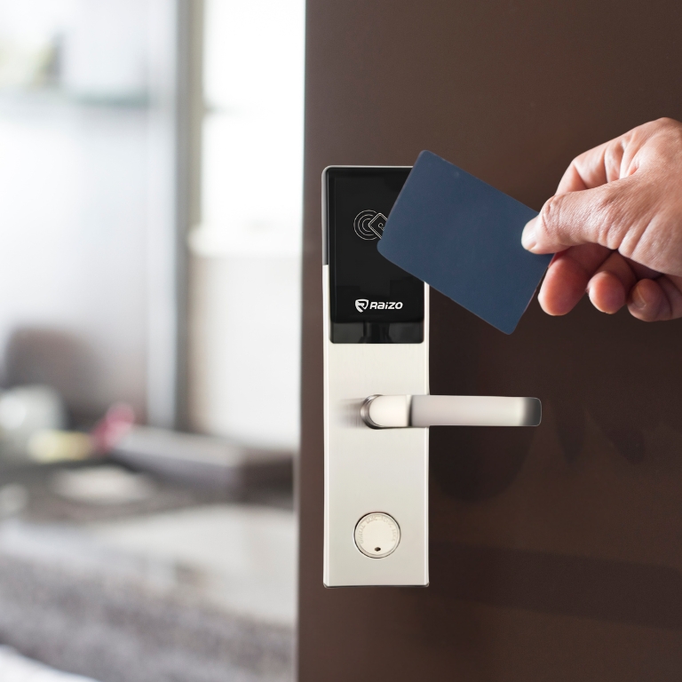 Raizo hotel door lock